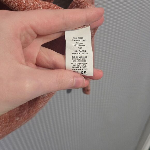 BKE Womens Red Heathered Long Sleeve Scoop Neck T-Shirt Size XS Casual Basic - Picture 4 of 5